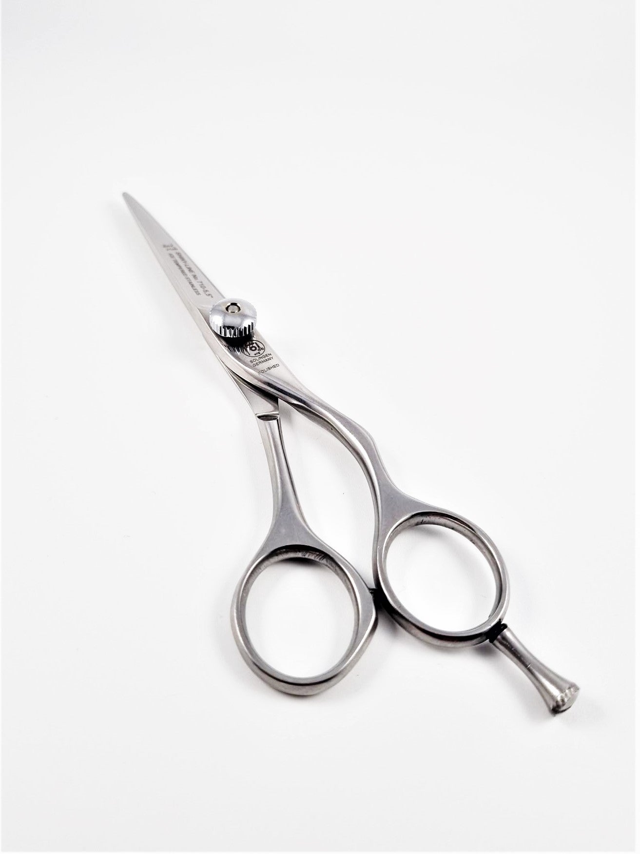 NTS Tijera de peluquería Ergo Shiny Line 710-5.5 Tamaño – 5.5 pulgadas – 14,0 cm NTS Tijera de peluquería Ergo Shiny Line 710-5.5 Tamaño – 5.5 pulgadas – 14,0 cm