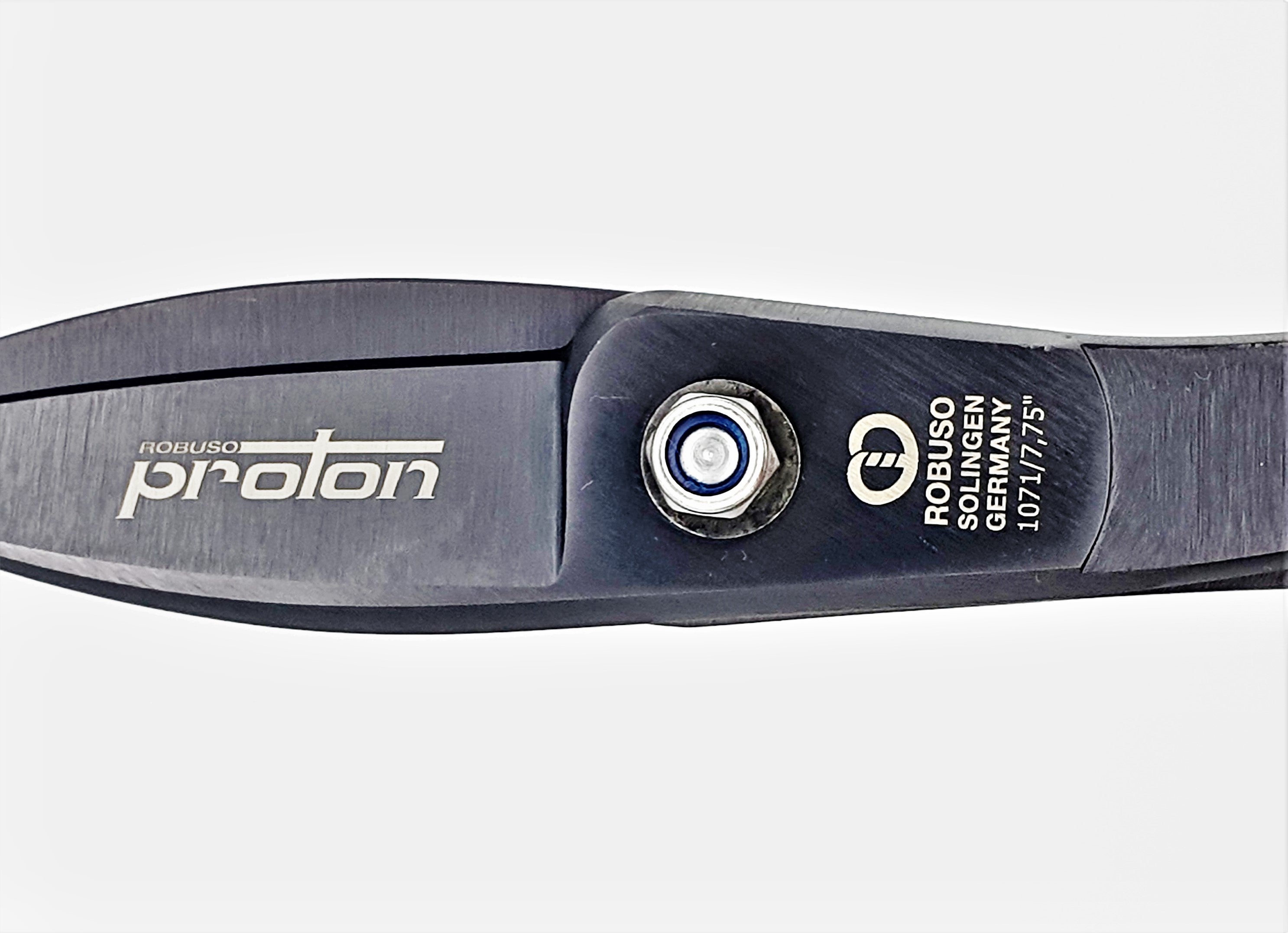 ROBUSO-PROTON, revetues 7,75"