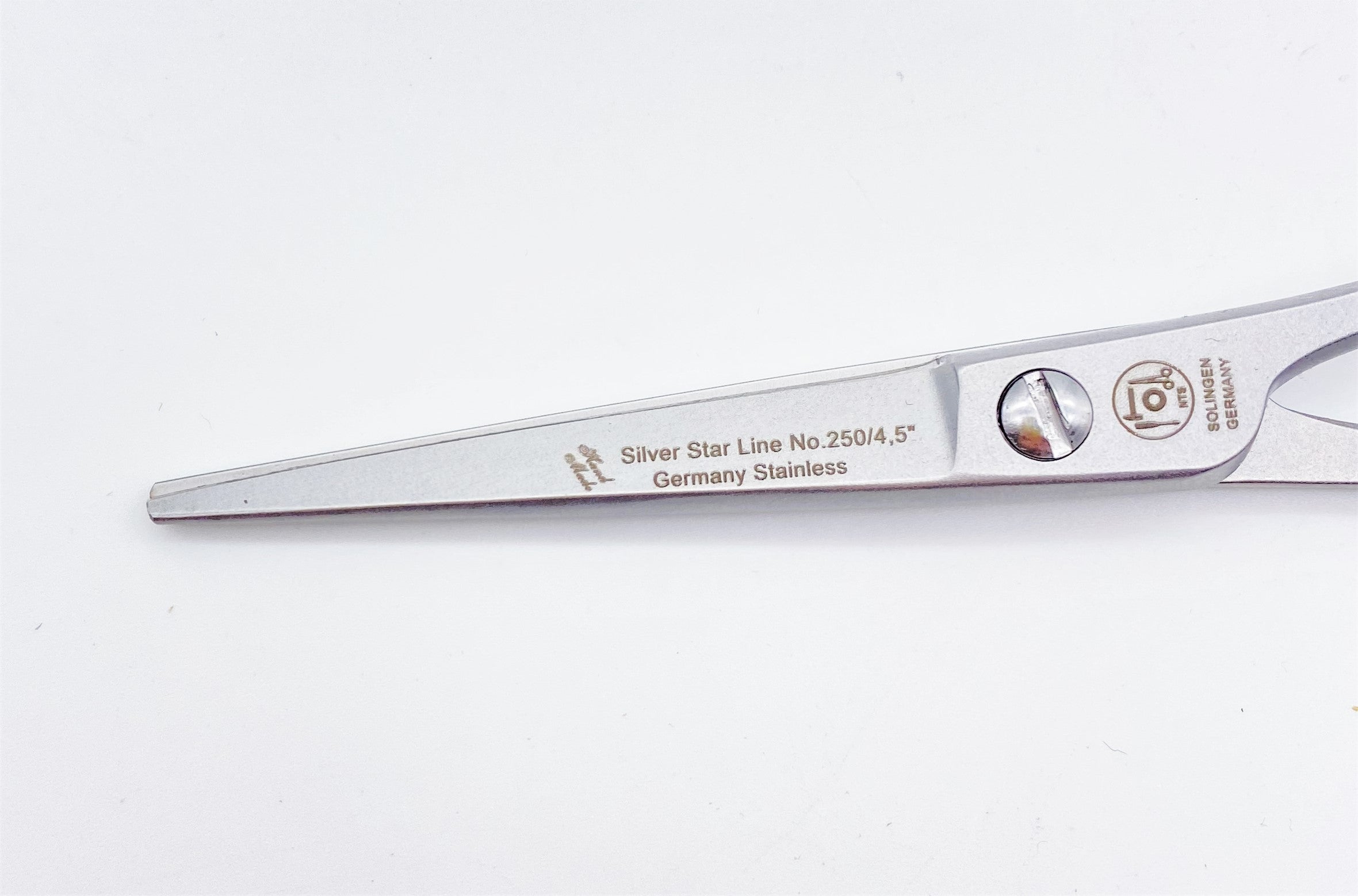 NTS Tijeras de peluquería Silver Star Line 250-4.5 – Tamaño 4.5 pulgadas – 11,4 cm NTS Tijeras de peluquería Silver Star Line 250-4.5 – Tamaño 4.5 pulgadas – 11,4 cm