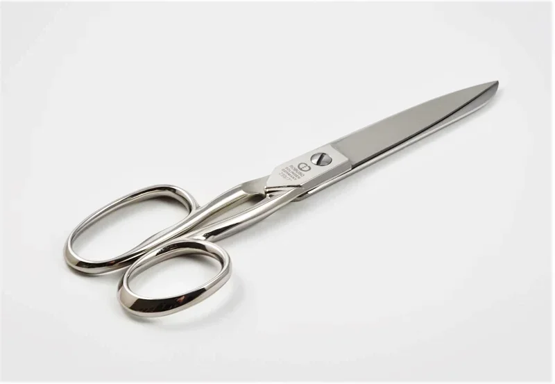 ROBUSO Ciseaux de couture avec œil allongé, nickelés 7" ROBUSO Ciseaux de couture avec œil allongé, nickelés 7"